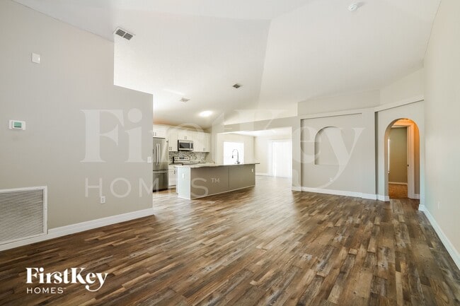 Photo - 637 Sunway Ln