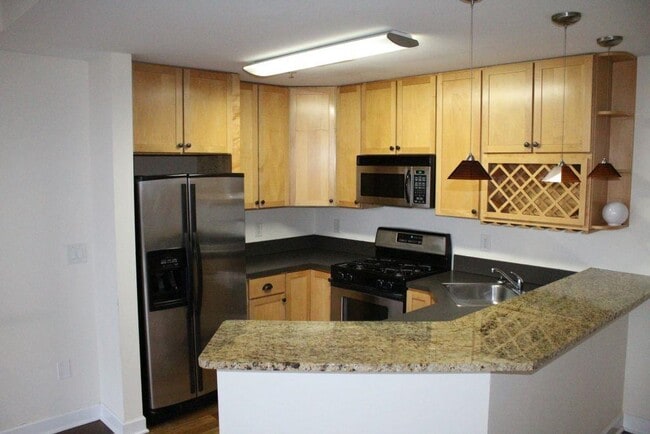 Building Photo - 610 Newark St. Unit 6B