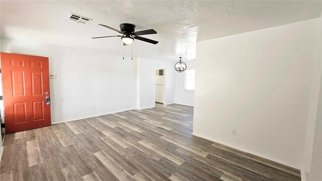 Photo - 3633 SE 27th St