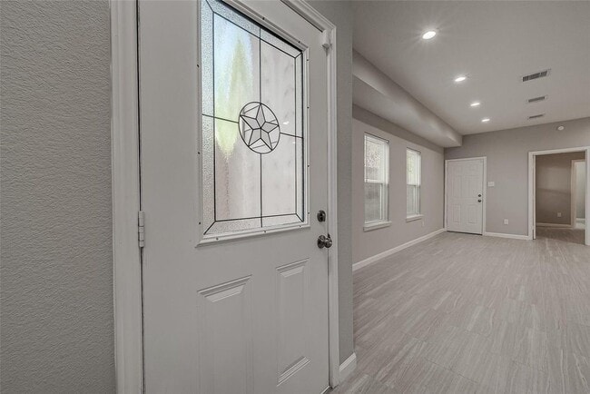 Photo - 4741 Bricker St