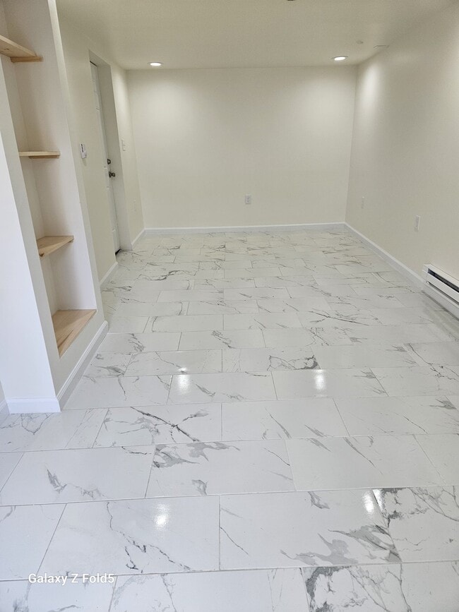 Photo - 424 Leslie St Unit 3