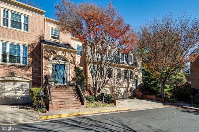 Building Photo - 1423 McLean Mews Ct