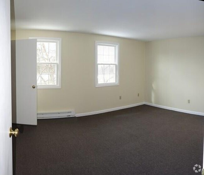 Building Photo - 252 West St Rental
