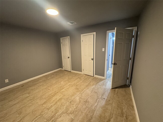 Photo - 4933 Alvin St