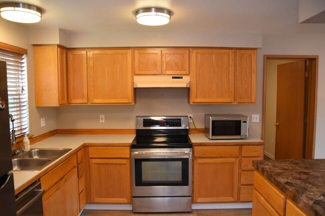 Photo - Modern Living with Private Oasis & Ample Storage