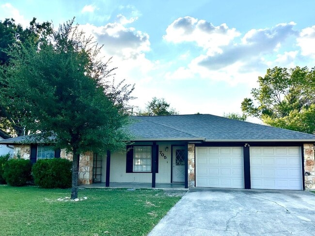 Building Photo - 705 Central Dr Rental