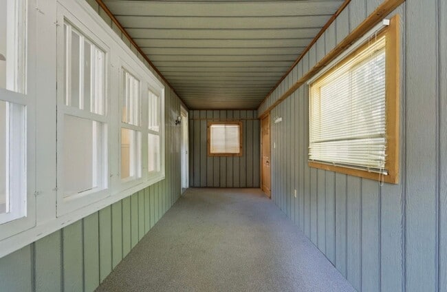 Photo - Beautifully Renovated 2 Bed, 1 Bath Home for Rent!