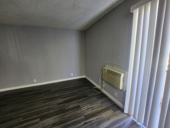 Photo - 123 S Catalina St