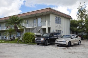 2700 Johnson St - Golden Sunset Apartments