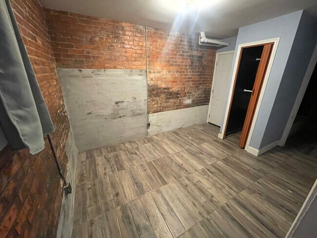 Photo - CASS D APARTMENTS-516 Kirby Unit B6