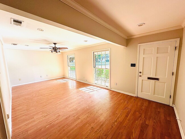 Photo - 2046 Shadywood Ln