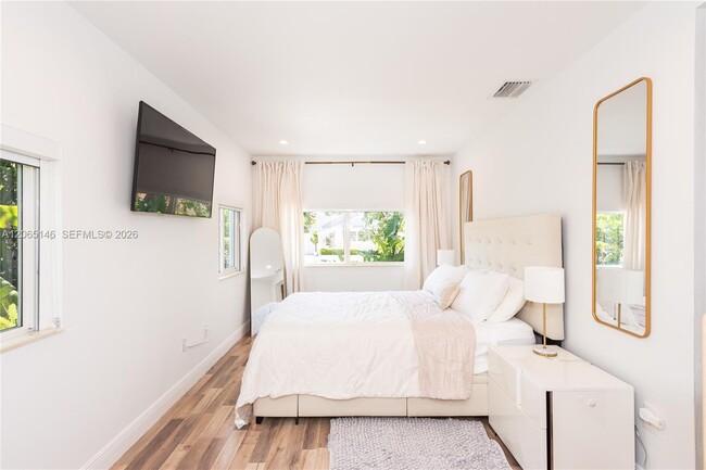 Photo - 1450 SW 20th Ave
