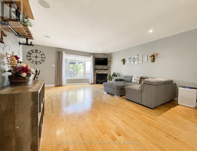 Photo - 2722 Bateman Trail