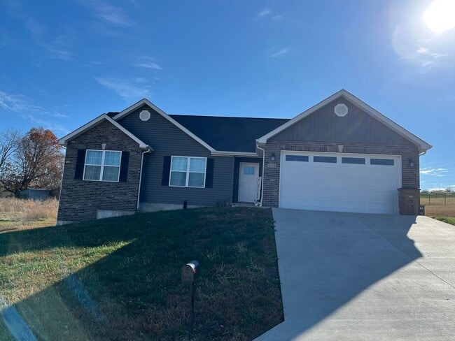 Building Photo - Spacious 3 bed 2 bath in Labadie, MO