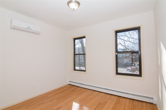 Photo - 21 Woodlawn Ave