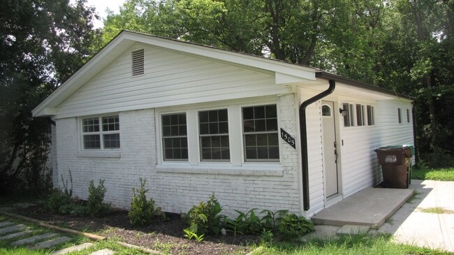 Building Photo - Charming 3 Bedroom, 1 Bathroom Home