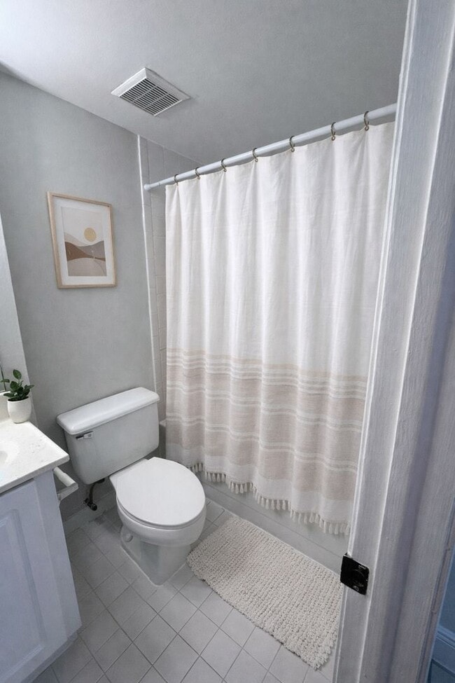 Photo - 3 bd/2.5 ba + Stainless Steel Appliances + 1 Car Garage + up to 3 Months Off! Unit 3848 - Queens