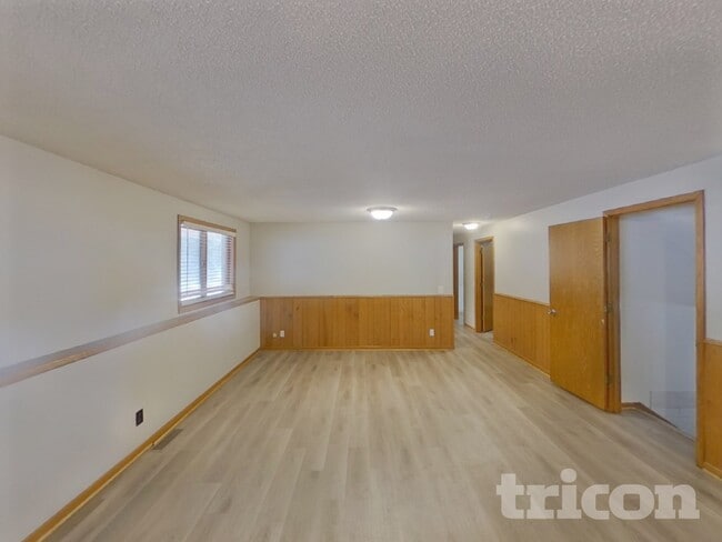 Photo - 4350 Thornhill Ln