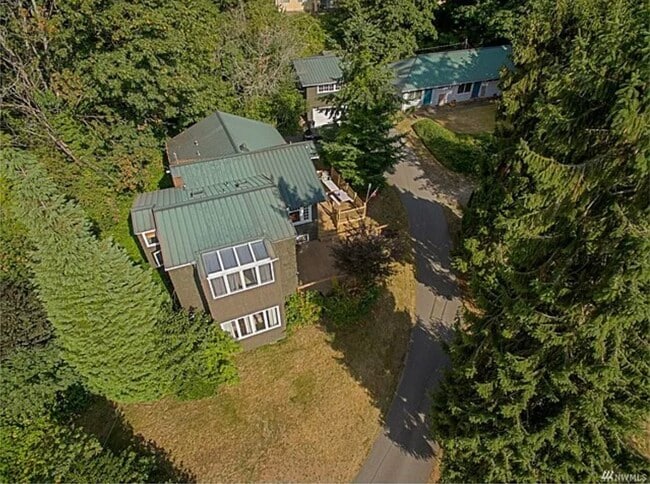 Photo - 306 Summit Ave N