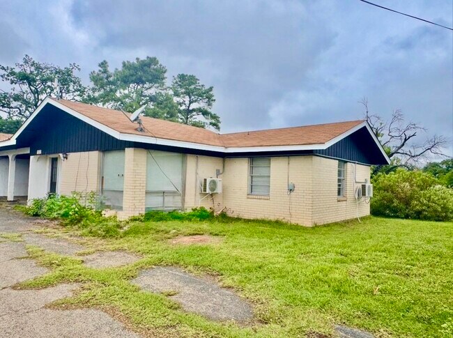 Photo - 132 Lake Breeze Dr