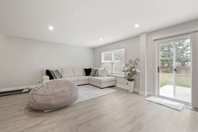 Photo - 3074 Renard Ln