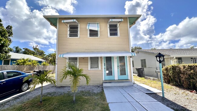 Photo - 318 S K St Apartment Unit 4