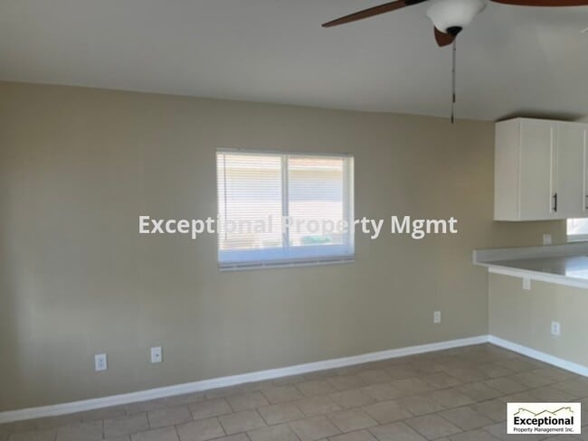 Photo - 2x2 Duplex with Garage! Available Now! Own...