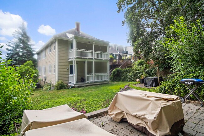 Photo - 398 E 8th St