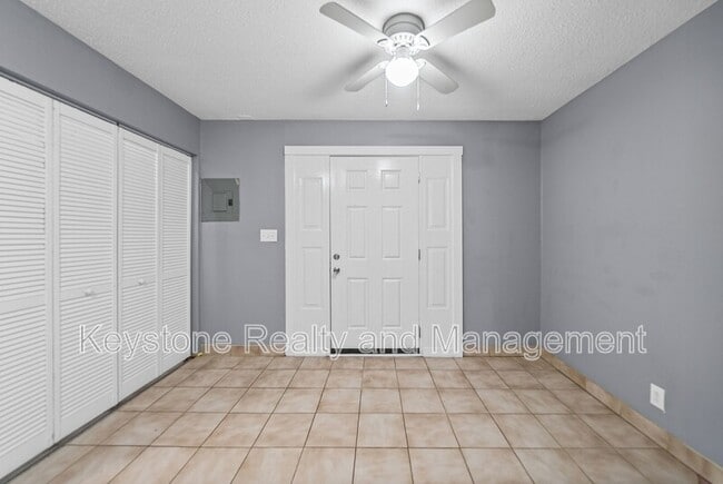 Photo - 1269 State Line Rd