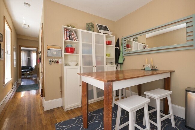 Photo - 592 Columbus Ave Unidad 3