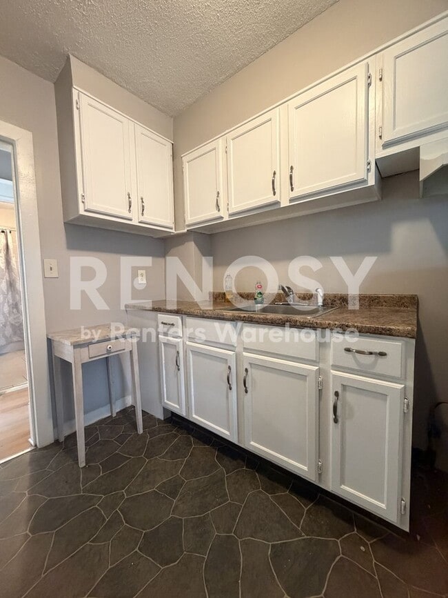 Photo - 2925 2nd Ave S