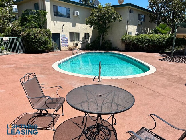 5130 1/2 Yarmouth-25D - 5130 1/2 Yarmouth-25D Condo Unit 25D