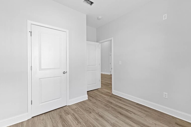 Photo - 217 Lenox Cir