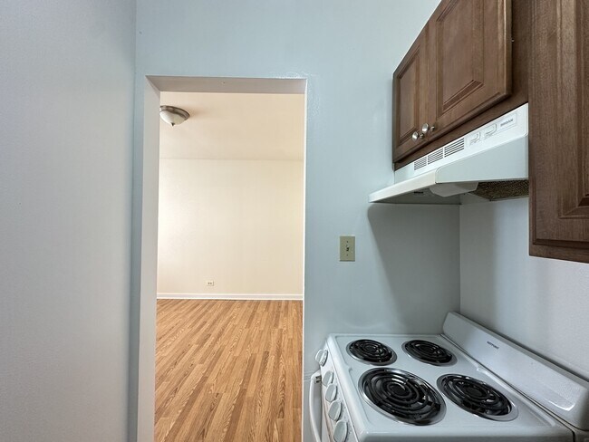 1850 N Humboldt Blvd Unit 504