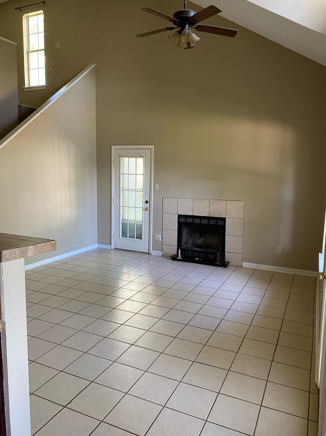 Photo - 208 Standifer Ave