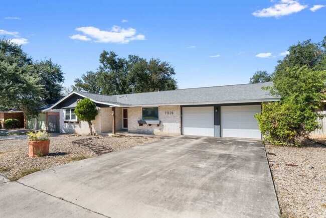 Photo - 7015 Forest Pine St