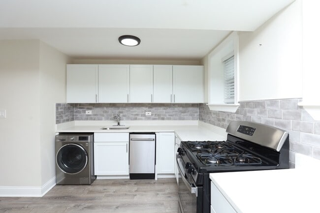 Photo - 856 W George St Unit 6H