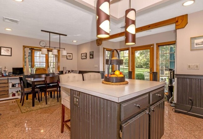 Photo - 16 Faraway Rd