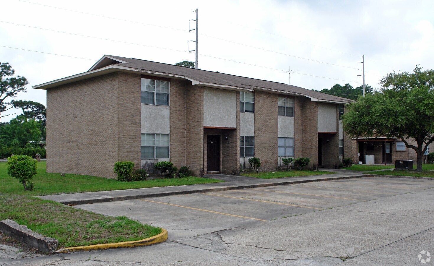 Parkway Apartments - Parkway Apartments