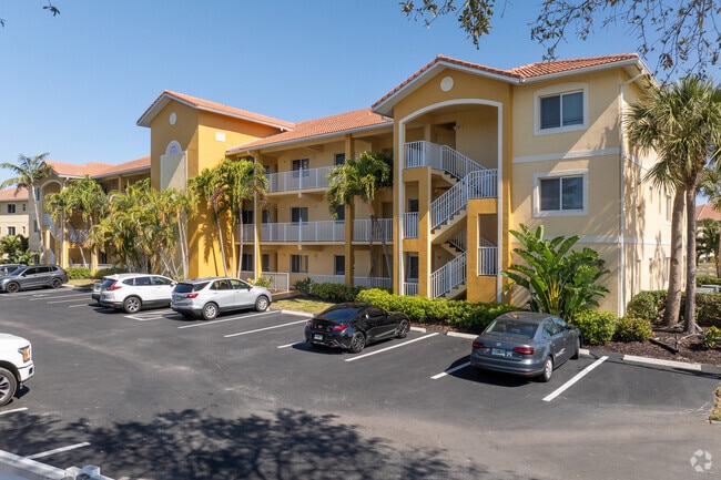 Primary Building Photo - Lakeside Hideaway Apartments