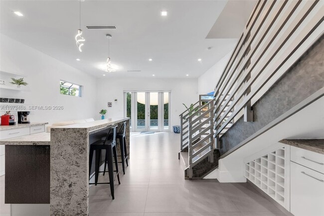 Photo - 3055 Carter St