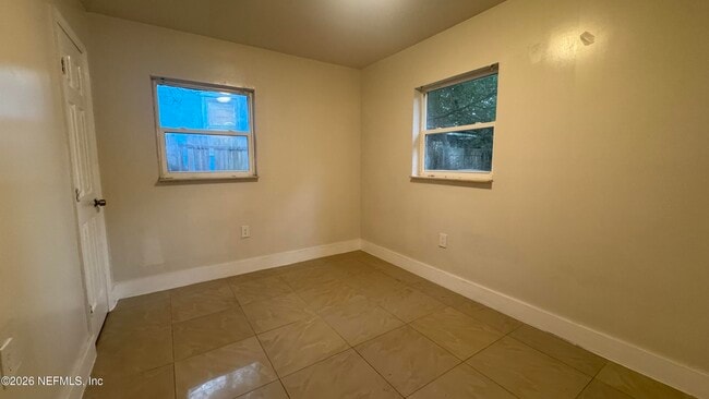 Photo - 1052 Maynard St