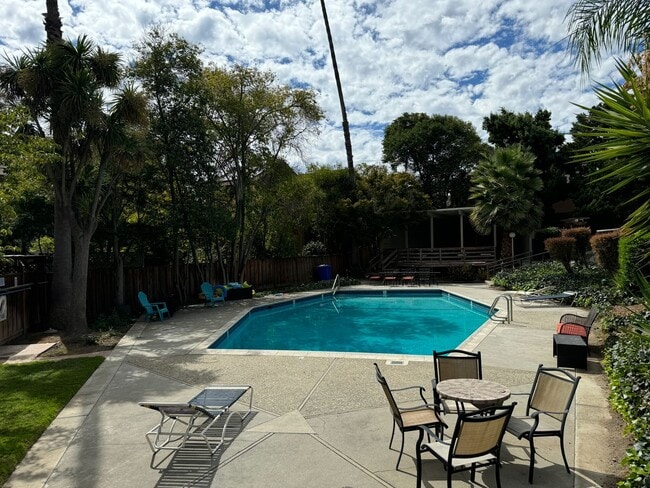 Photo - 3bd/2ba Condo - Pets welcome! Coming Soon! Unidad 48