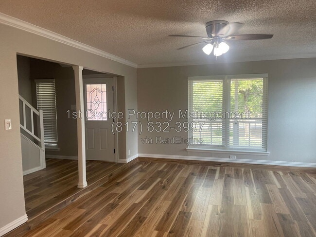 Photo - 1516 Oakridge Ct W