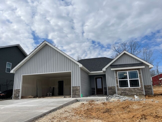 Photo - NEW CONSTRUCTION 3 Bed 2 Bath FOR RENT in Waynesville