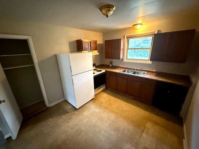 Photo - 2522 Glenrose Ave