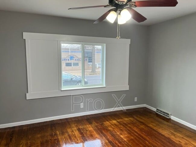 Photo - 808 N Elm St