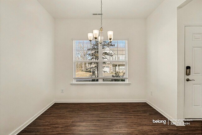 Photo - 103 W Tecoma Ln