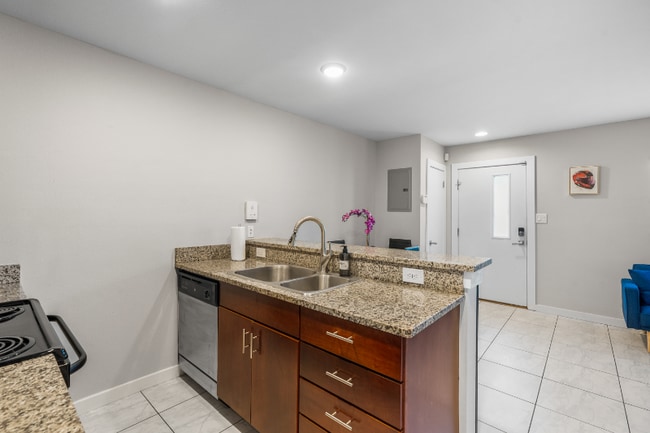 Building Photo - 202 N Fremont Ave Unit 7 Rental