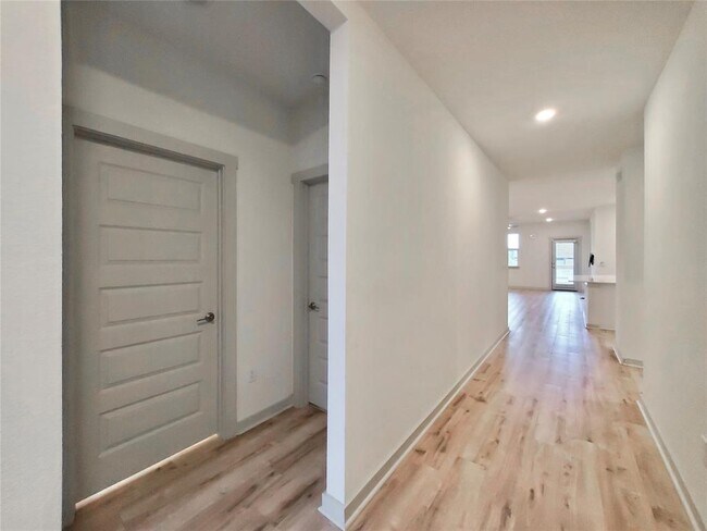 Photo - 7704 City Top Blvd